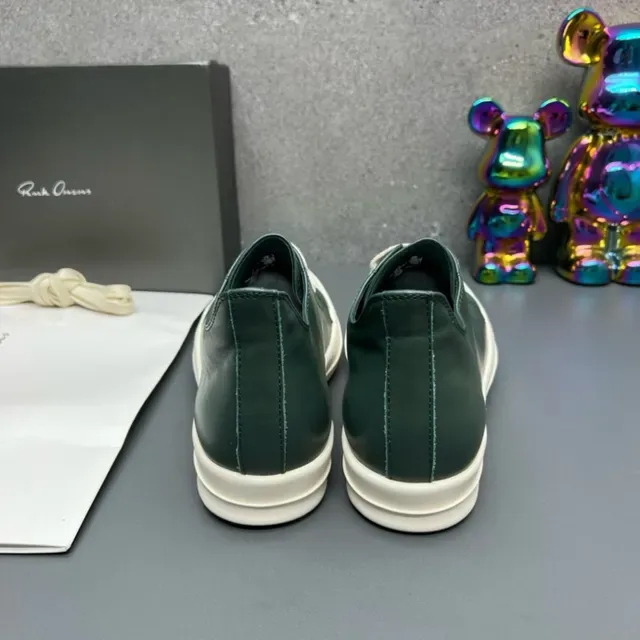 Green and White Two-Tone Leather Lifestyle Sneakers 7