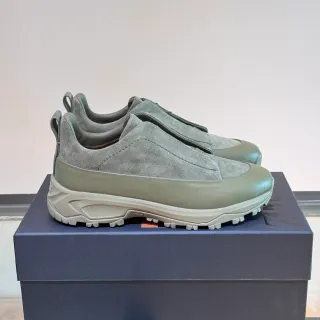 Tênis Lifestyle Verde Bege Slip-On de Camurça Superior