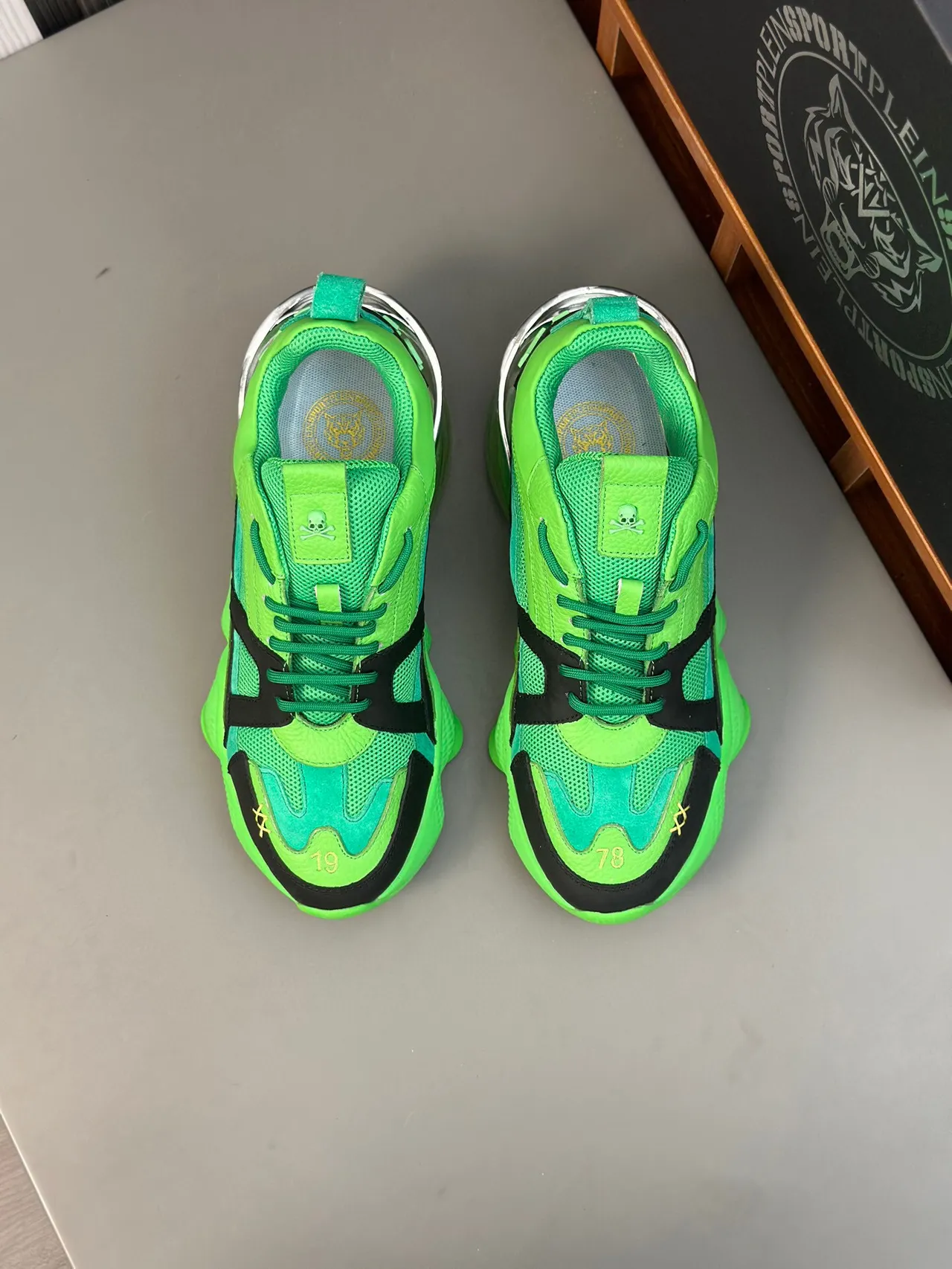 Green Black Oversized Sculpted Midsole Layered Mesh And Synthetic Overlays Chunky Sneakers 3
