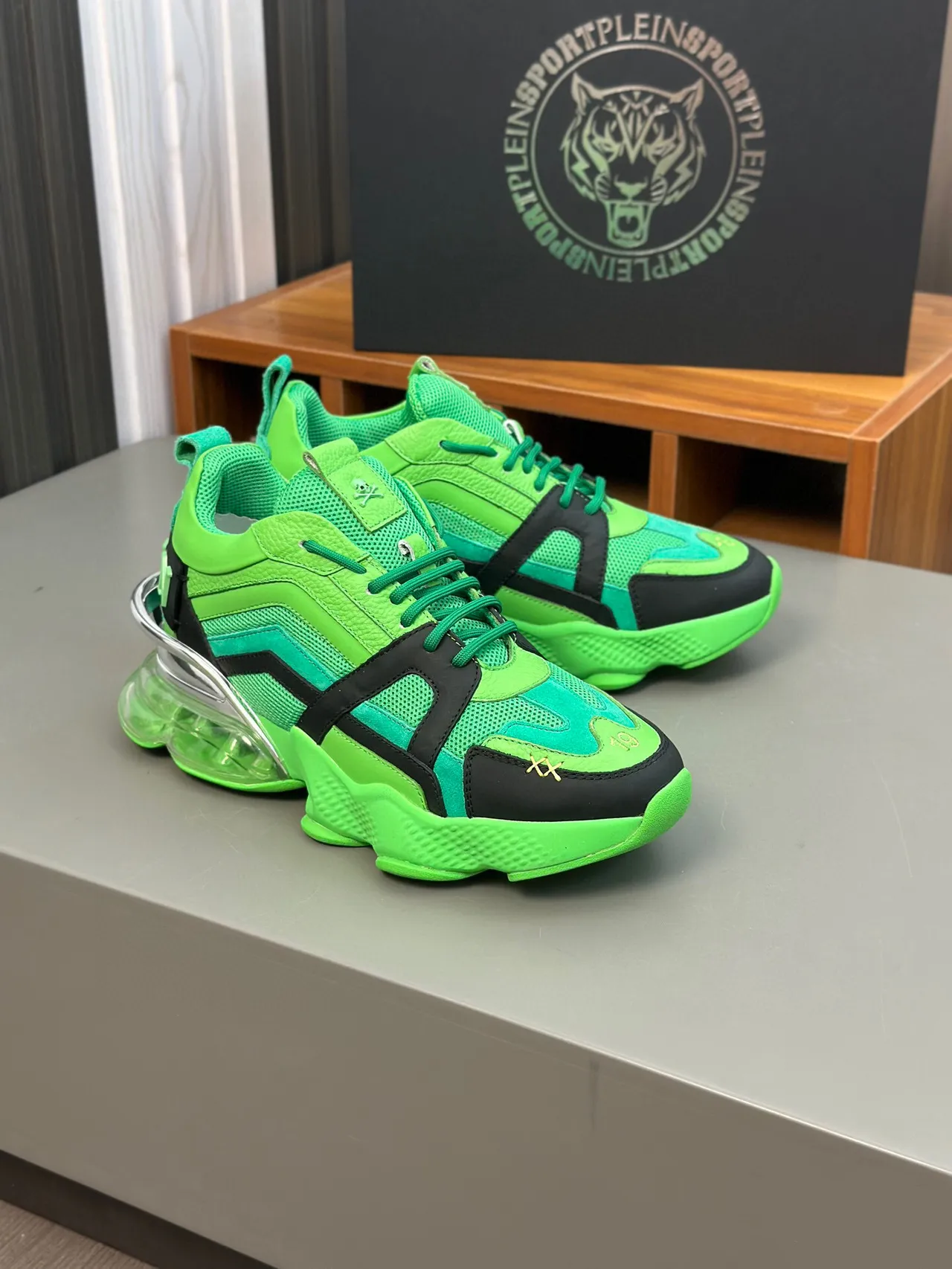 Green Black Oversized Sculpted Midsole Layered Mesh And Synthetic Overlays Chunky Sneakers 6