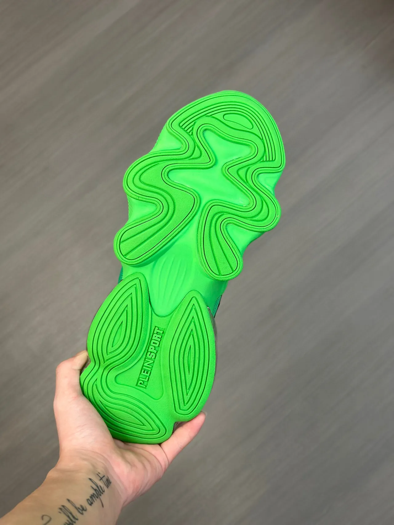 Green Black Oversized Sculpted Midsole Layered Mesh And Synthetic Overlays Chunky Sneakers 7