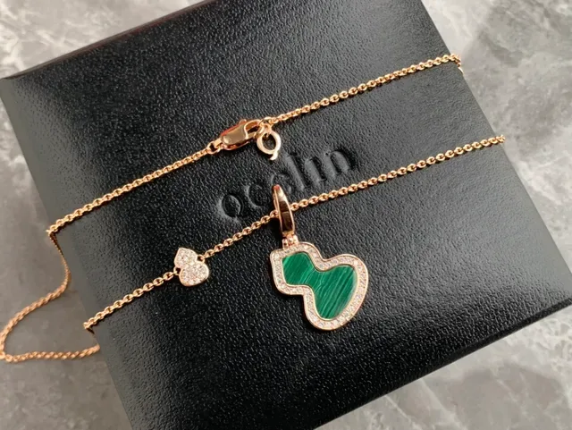 Green Gold Heart-Shaped Pendant Malachite Inlay Necklace 5