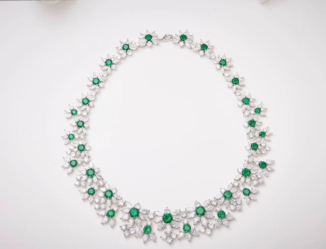 Green Silver Floral Motif Clustered Gemstones Necklace 7