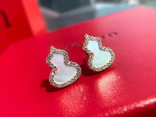 Heart-Shaped Mother-of-Pearl and Pavé Crystal Stud Earrings 2