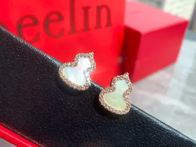 Heart-Shaped Mother-of-Pearl and Pavé Crystal Stud Earrings 3