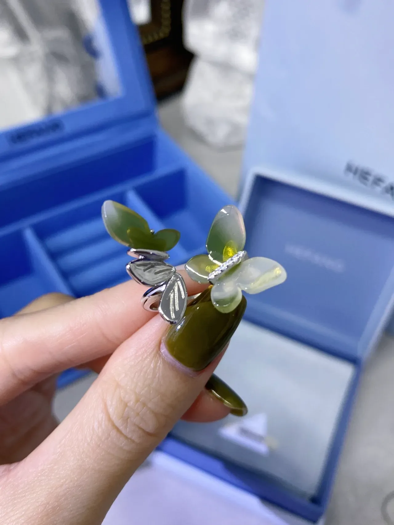 HEFANG Butterfly Motif Translucent Green Stone Silver-Tone Ring 5