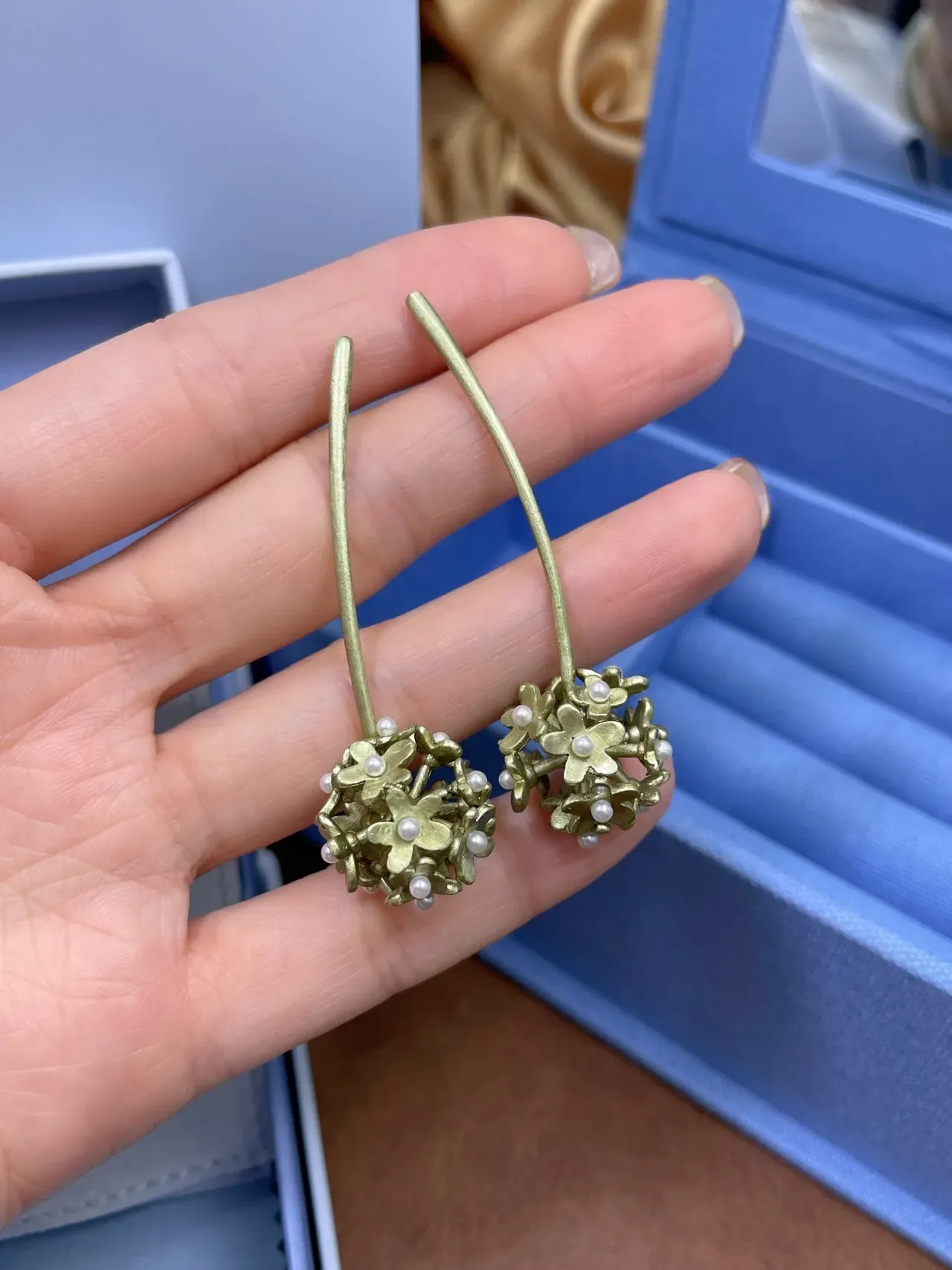 HEFANG Floral Pearl-Embellished Gold-Tone Drop Earrings 5