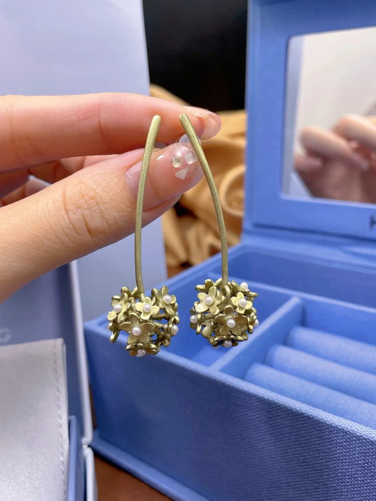 HEFANG Floral Pearl-Embellished Gold-Tone Drop Earrings 6