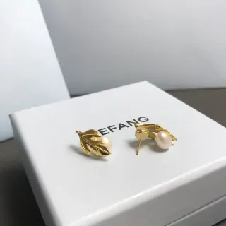 HEFANG Gold Leaf and Pearl Stud Earrings