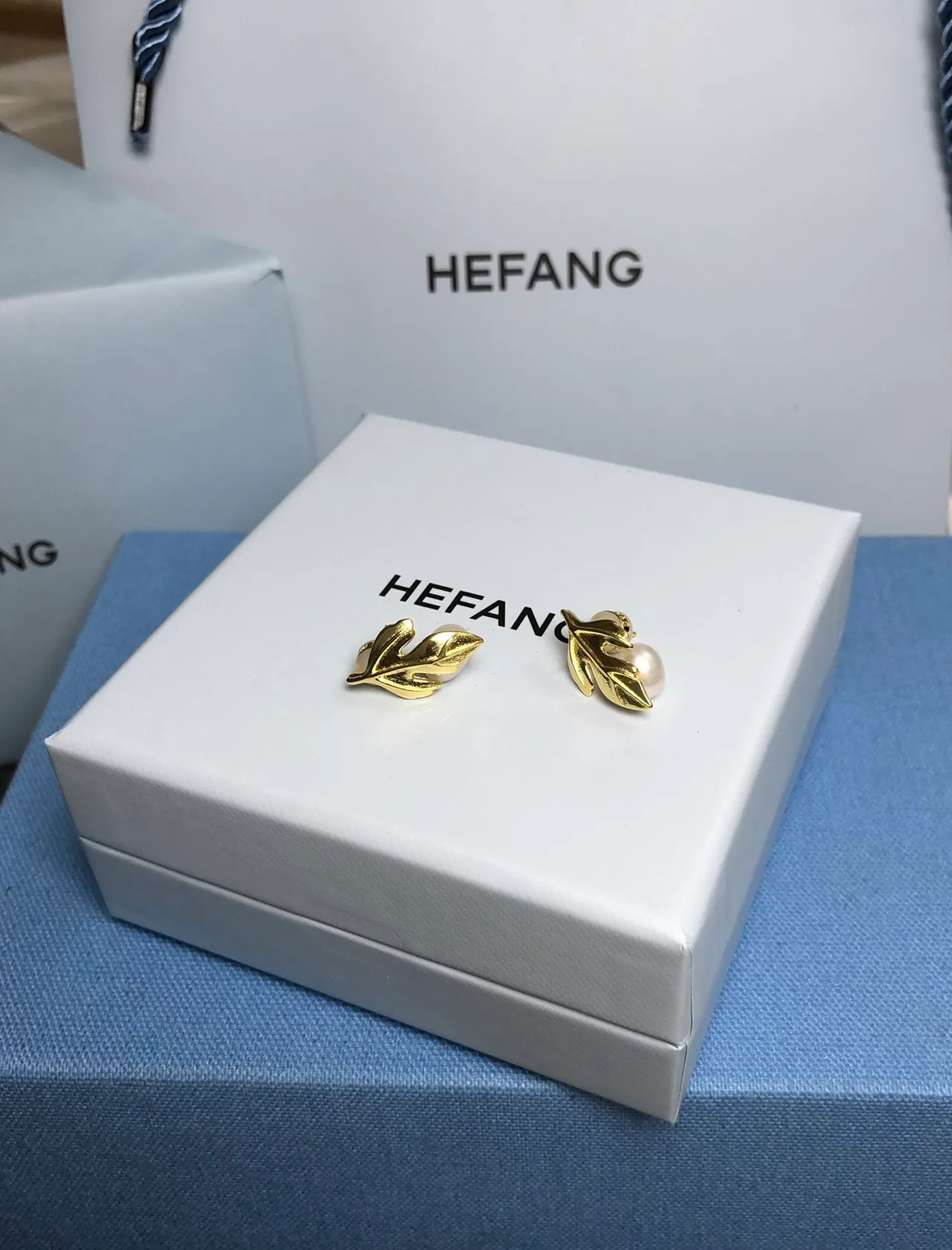 HEFANG Gold Leaf and Pearl Stud Earrings 7
