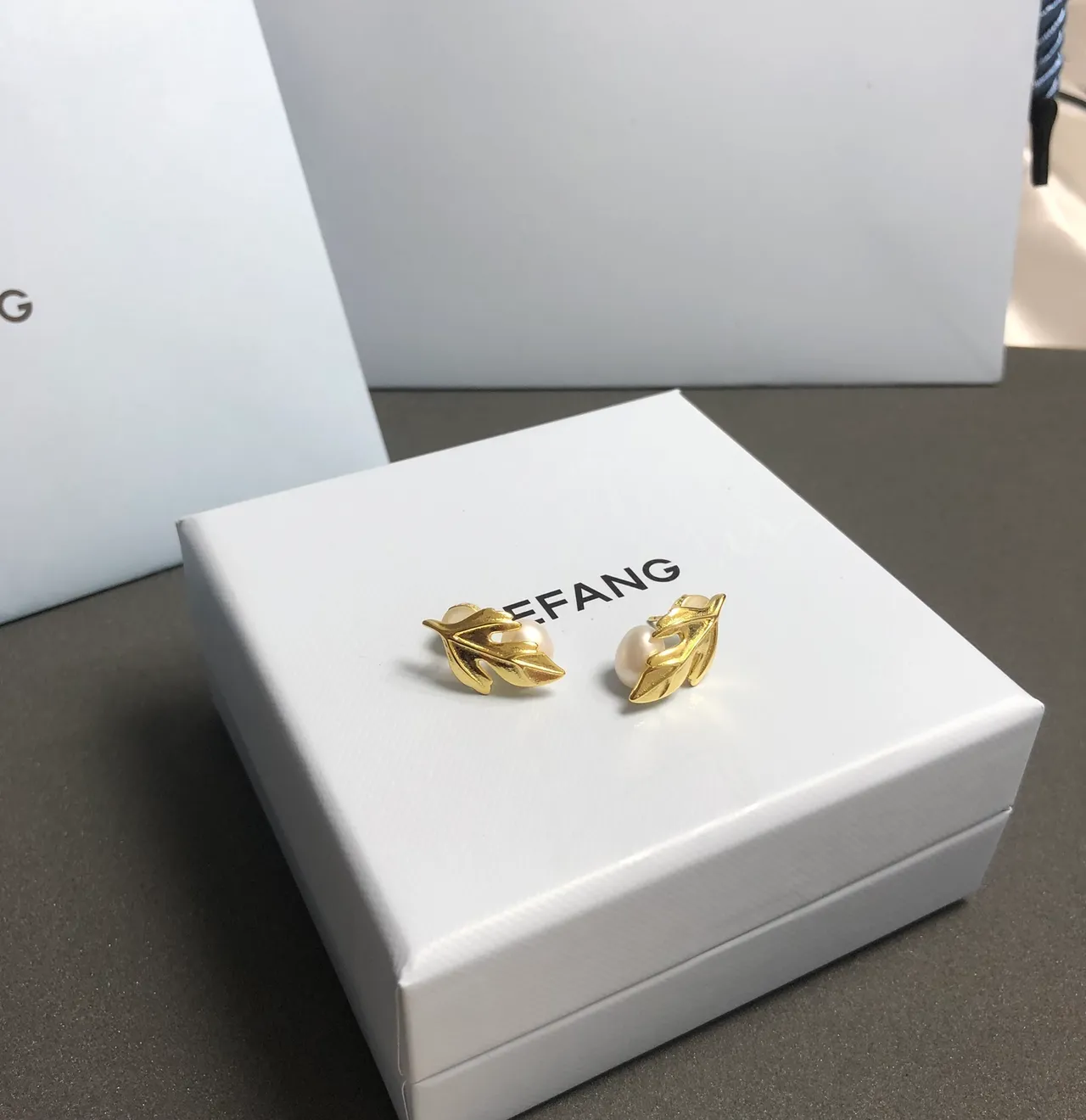 HEFANG Gold Leaf and Pearl Stud Earrings 8