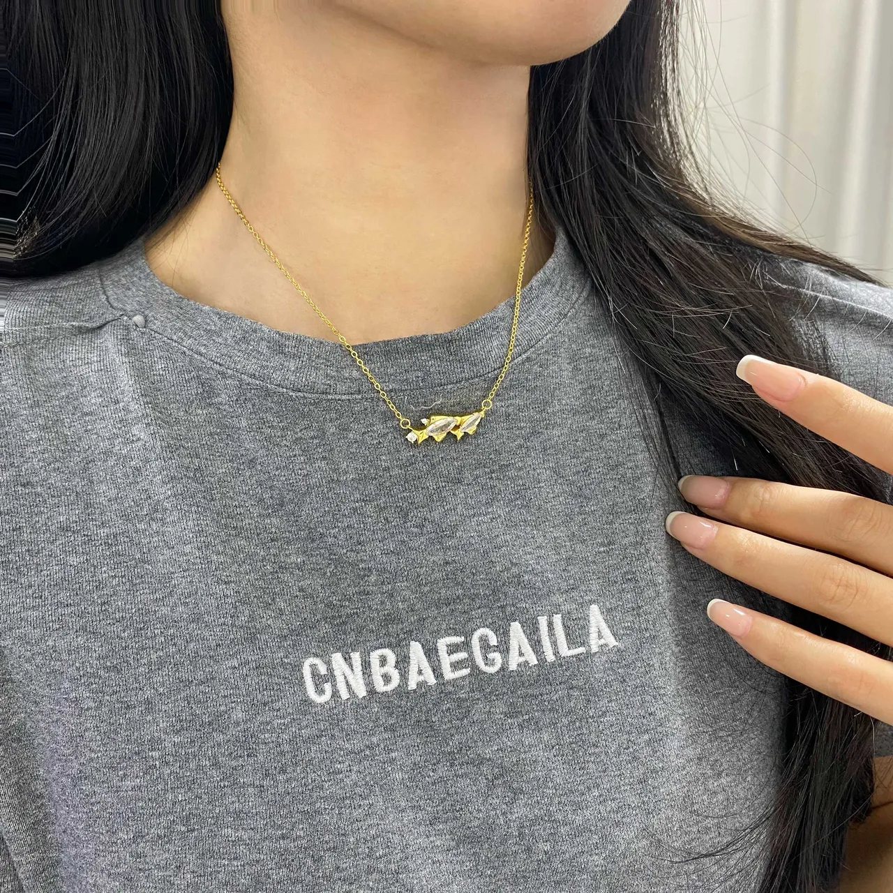 HEFANG Gold Transparent Chain Fish-Shaped Pendant Necklace 2