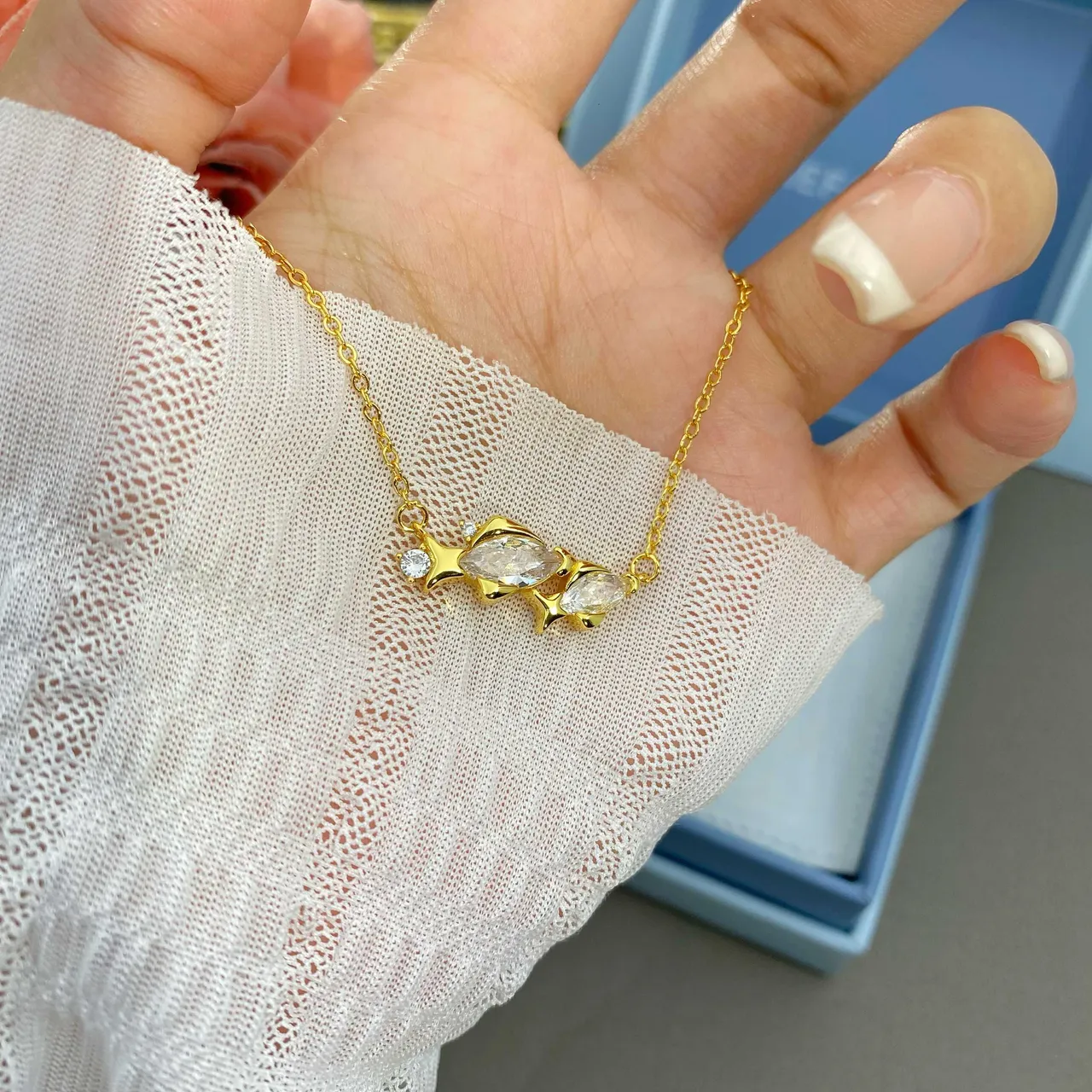 HEFANG Gold Transparent Chain Fish-Shaped Pendant Necklace 4
