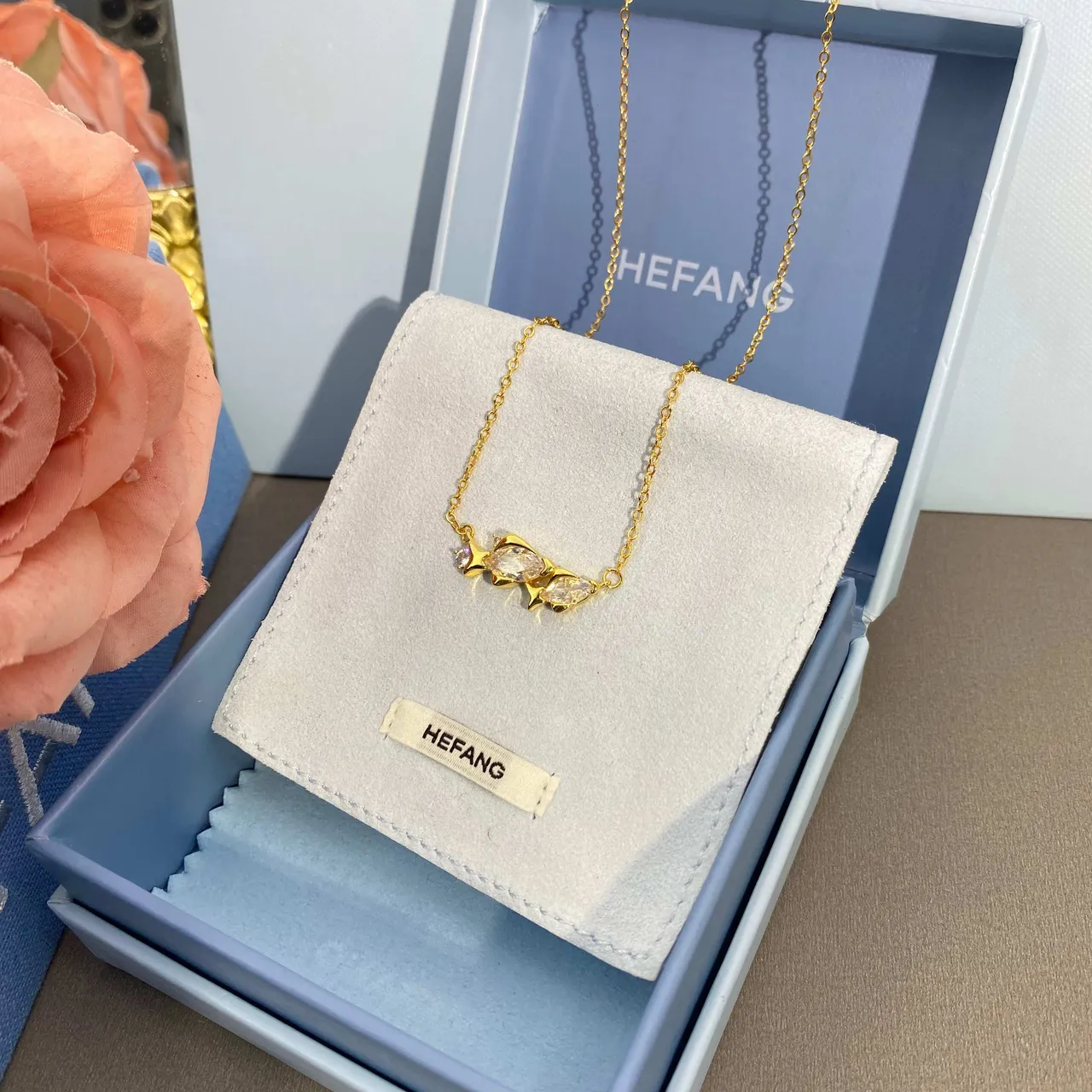 HEFANG Gold Transparent Chain Fish-Shaped Pendant Necklace 5