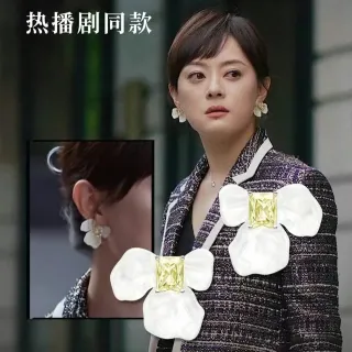 HEFANG Iris Blossom White Yellow Floral Bow Silhouette Petal Construction Earrings