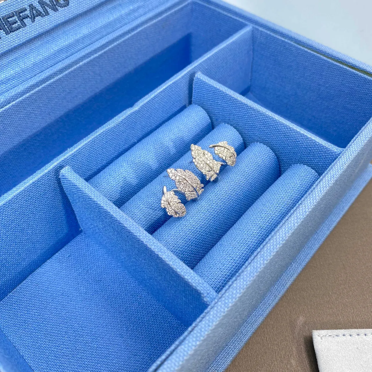 HEFANG Leaf Pavé Stud Earrings 4