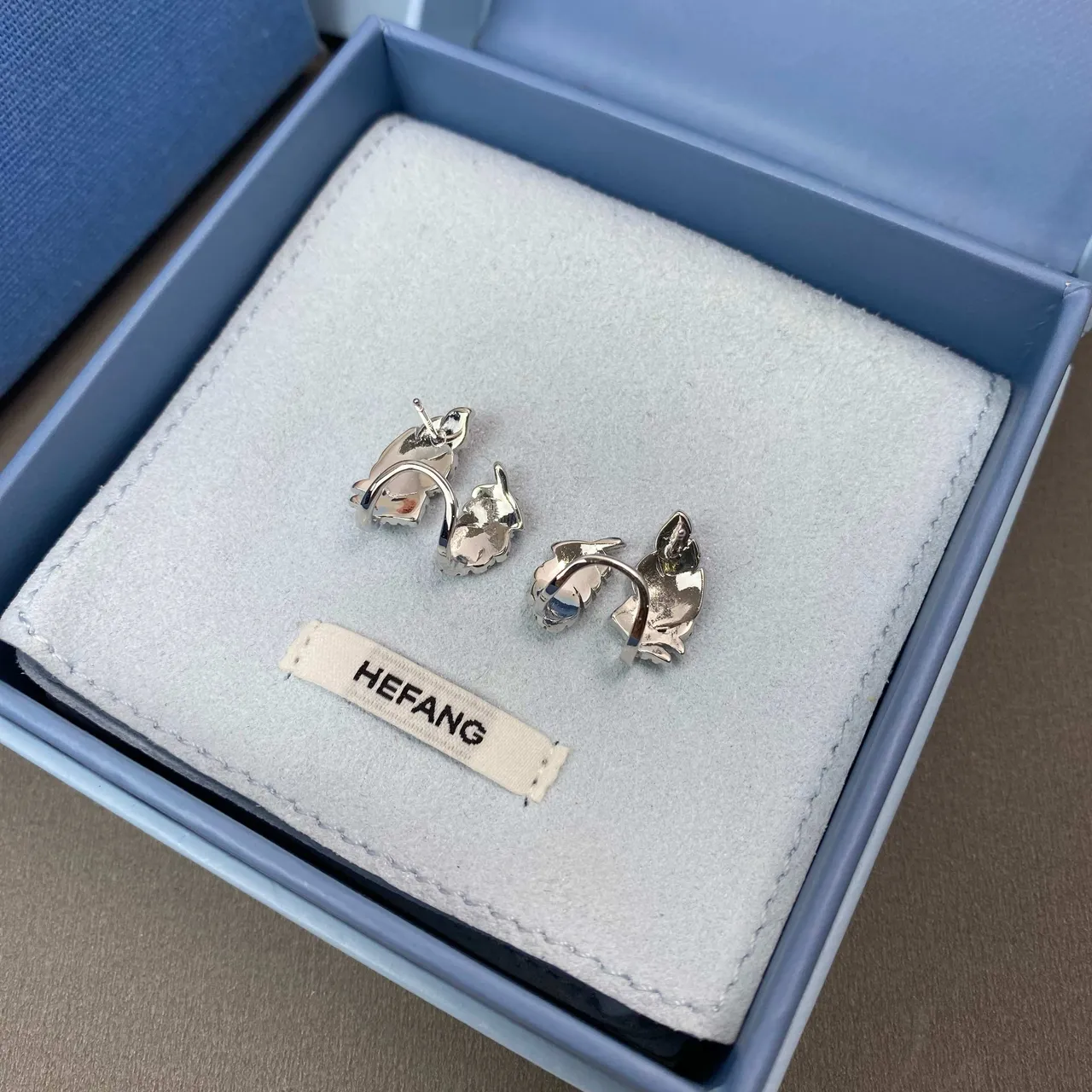 HEFANG Leaf Pavé Stud Earrings 5