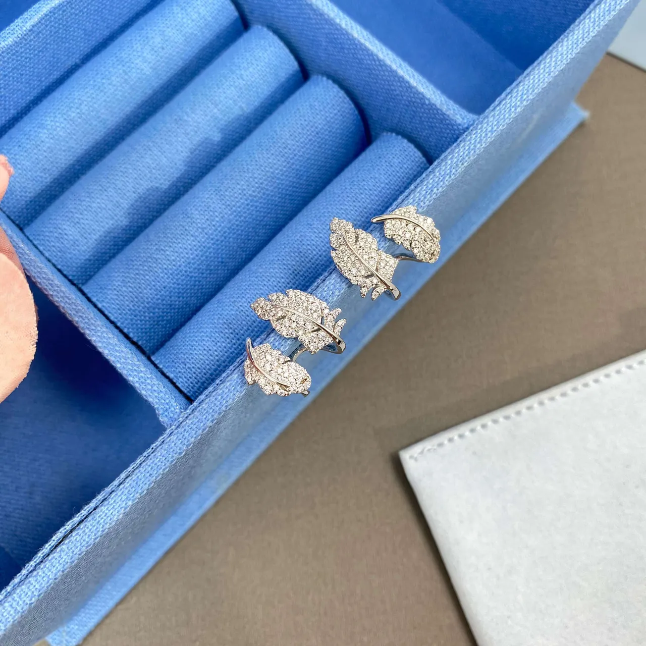 HEFANG Leaf Pavé Stud Earrings 6
