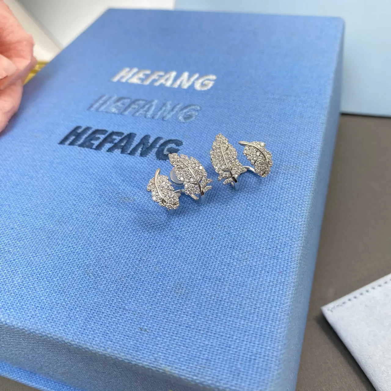 HEFANG Leaf Pavé Stud Earrings 9