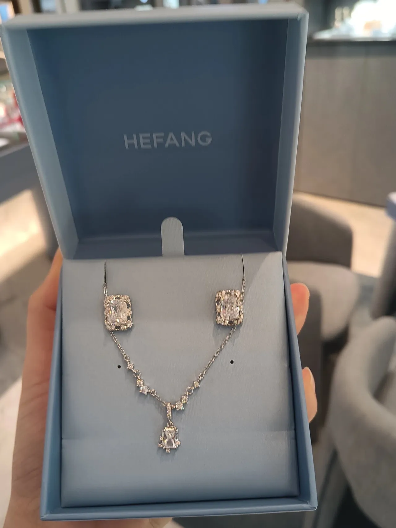 HEFANG Rectangular Halo Stud Earrings 2