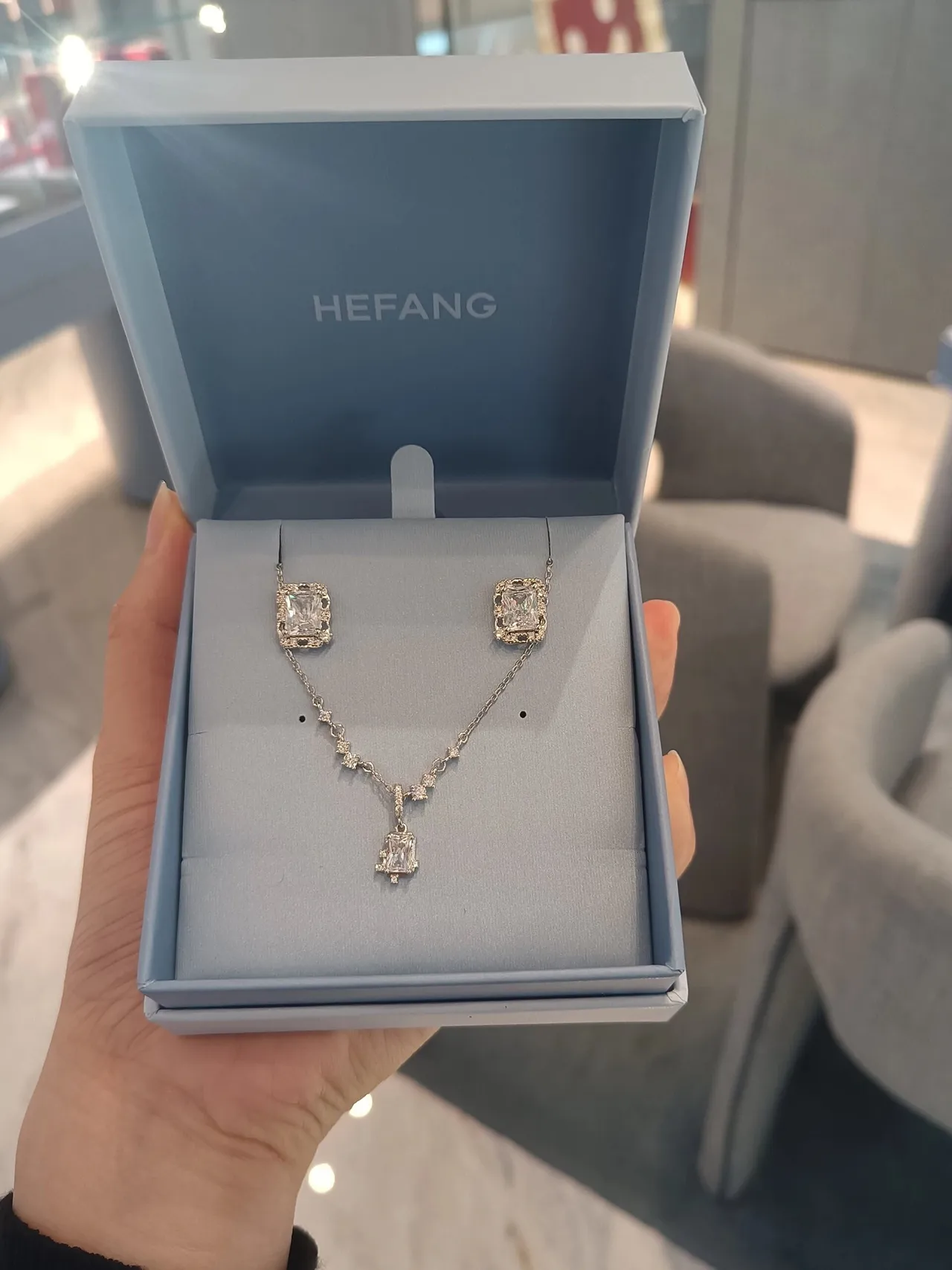 HEFANG Rectangular Halo Stud Earrings 3