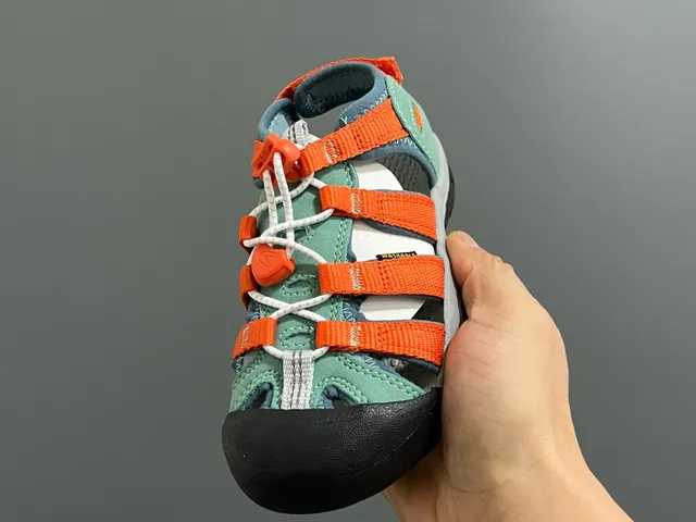 KEEN Blue Green Adjustable Hook-and-Loop Straps Rubber Toe Bumper Casual Sandals 5