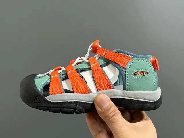 KEEN Blue Green Adjustable Hook-and-Loop Straps Rubber Toe Bumper Casual Sandals 6