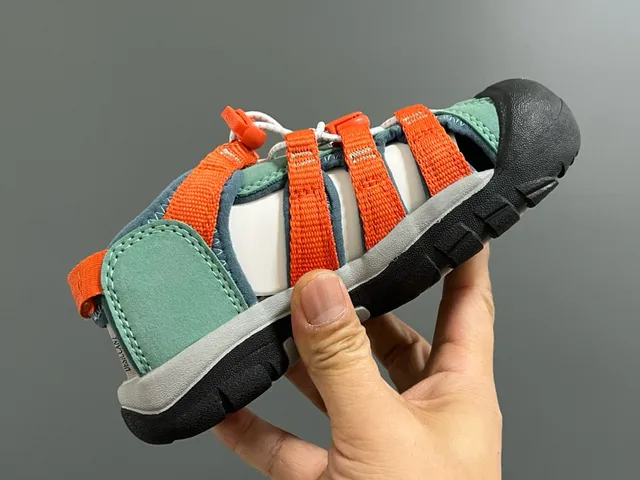 KEEN Blue Green Adjustable Hook-and-Loop Straps Rubber Toe Bumper Casual Sandals 8