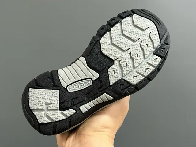 KEEN Blue Green Adjustable Hook-and-Loop Straps Rubber Toe Bumper Casual Sandals 16