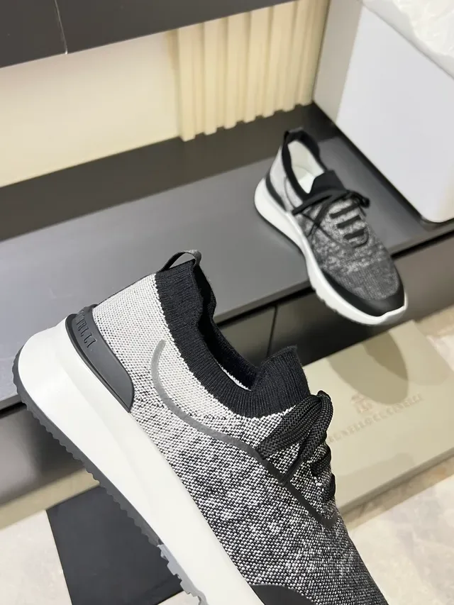 Knit Upper Speckled Gray-Black White Sole Lifestyle Sneakers 3
