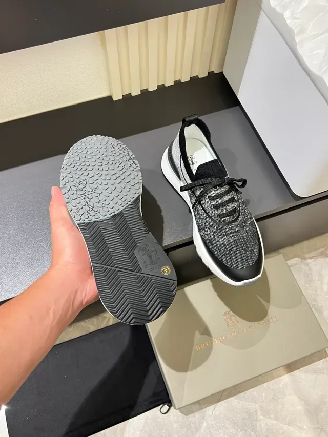 Knit Upper Speckled Gray-Black White Sole Lifestyle Sneakers 4
