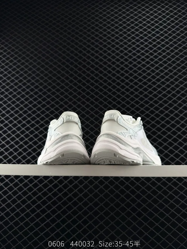 MLB Chunky Jogger White and Silver Chunky Sneakers 2