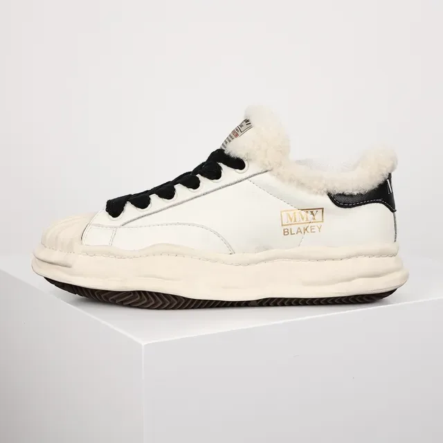 MMY BLAKEY Off-White Shearling Collar Lifestyle Sneakers 9