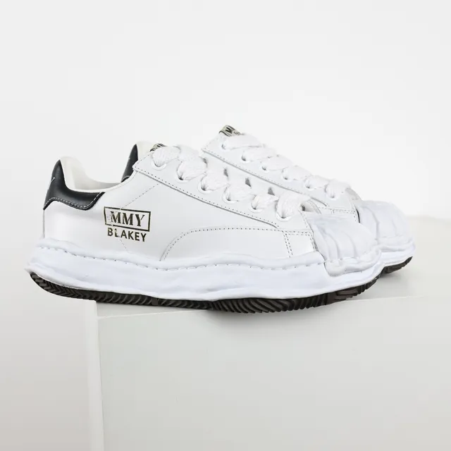 MMY Blakey White and Black Quilted Toe Lifestyle Sneakers 3