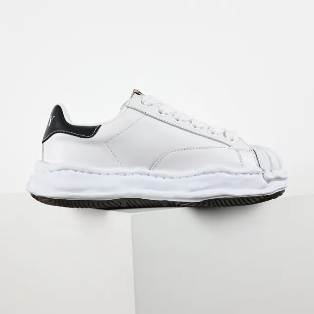 MMY Blakey White and Black Quilted Toe Lifestyle Sneakers 7