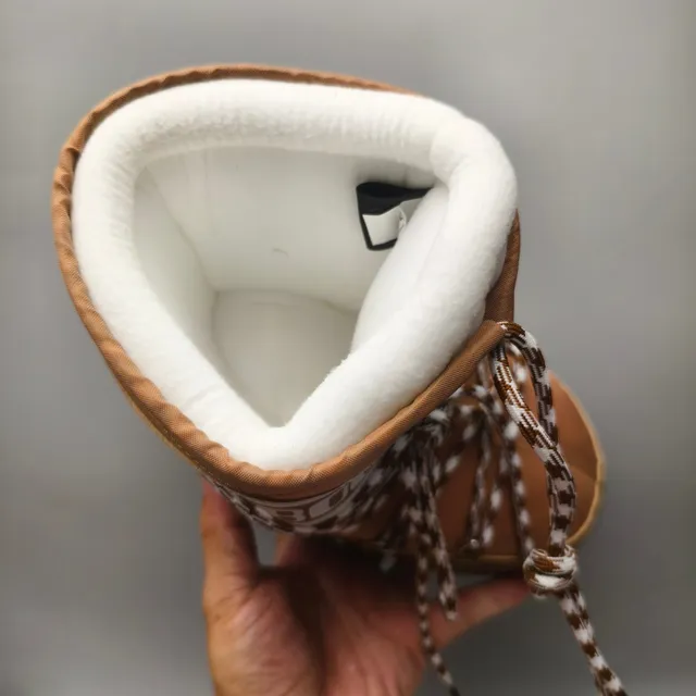 Moon Boot 经典棕色千鸟纹系带雪靴 3