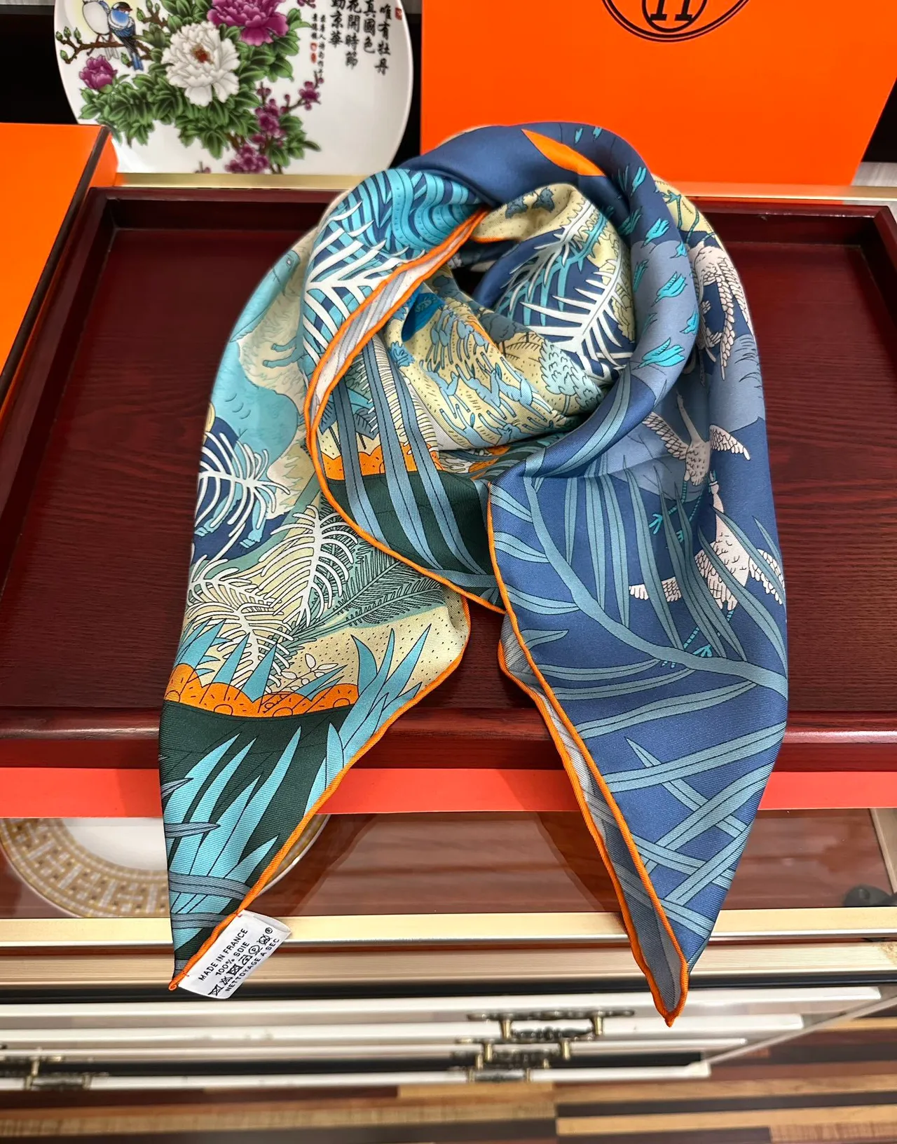 Bufanda de seda con estampado botánico cuadrado multicolor 7