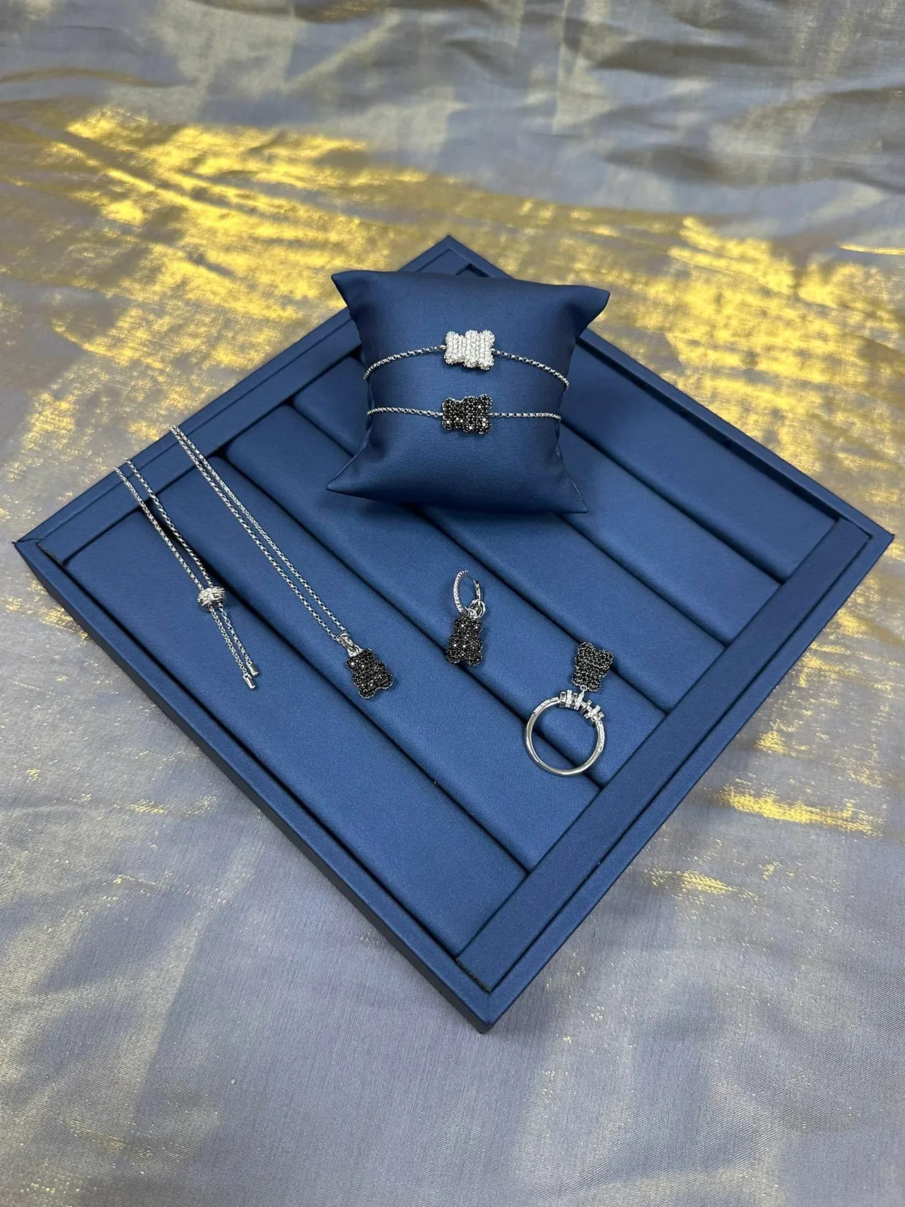 Navy Silver Pavé-Set Bow Charm Chain Bracelet 6