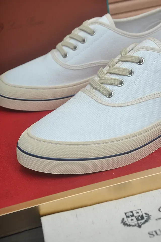 Off-White Canvas Low-Top Flat Sole Casual Shoe 2