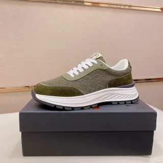 Zapatilla de plataforma chunky de malla y ante verde oliva
