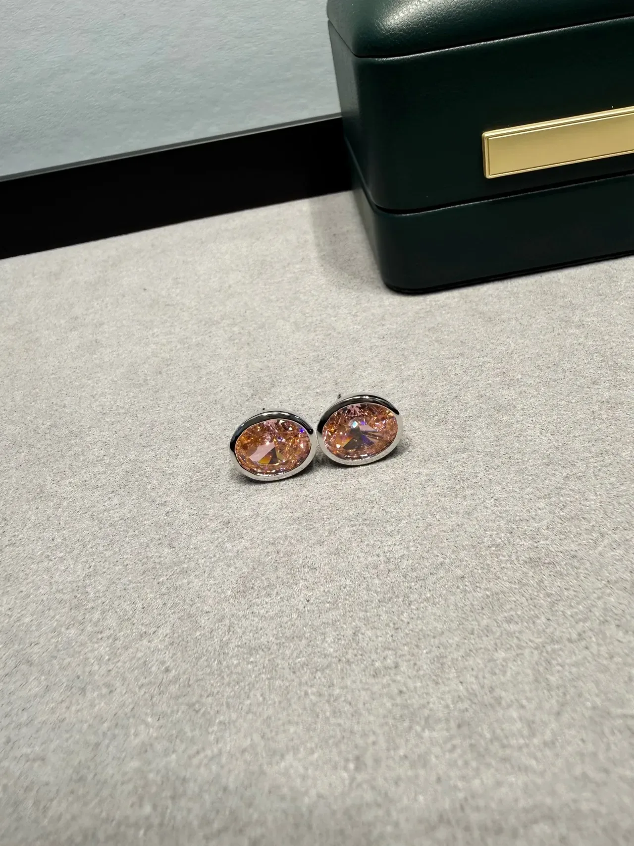Oval Faceted Orange-Pink Gemstone Stud Earrings 5