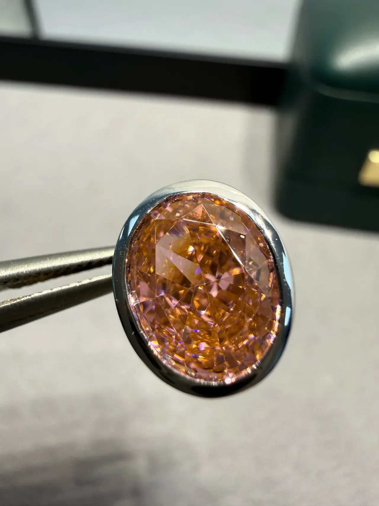 Oval Faceted Orange-Pink Gemstone Stud Earrings 7