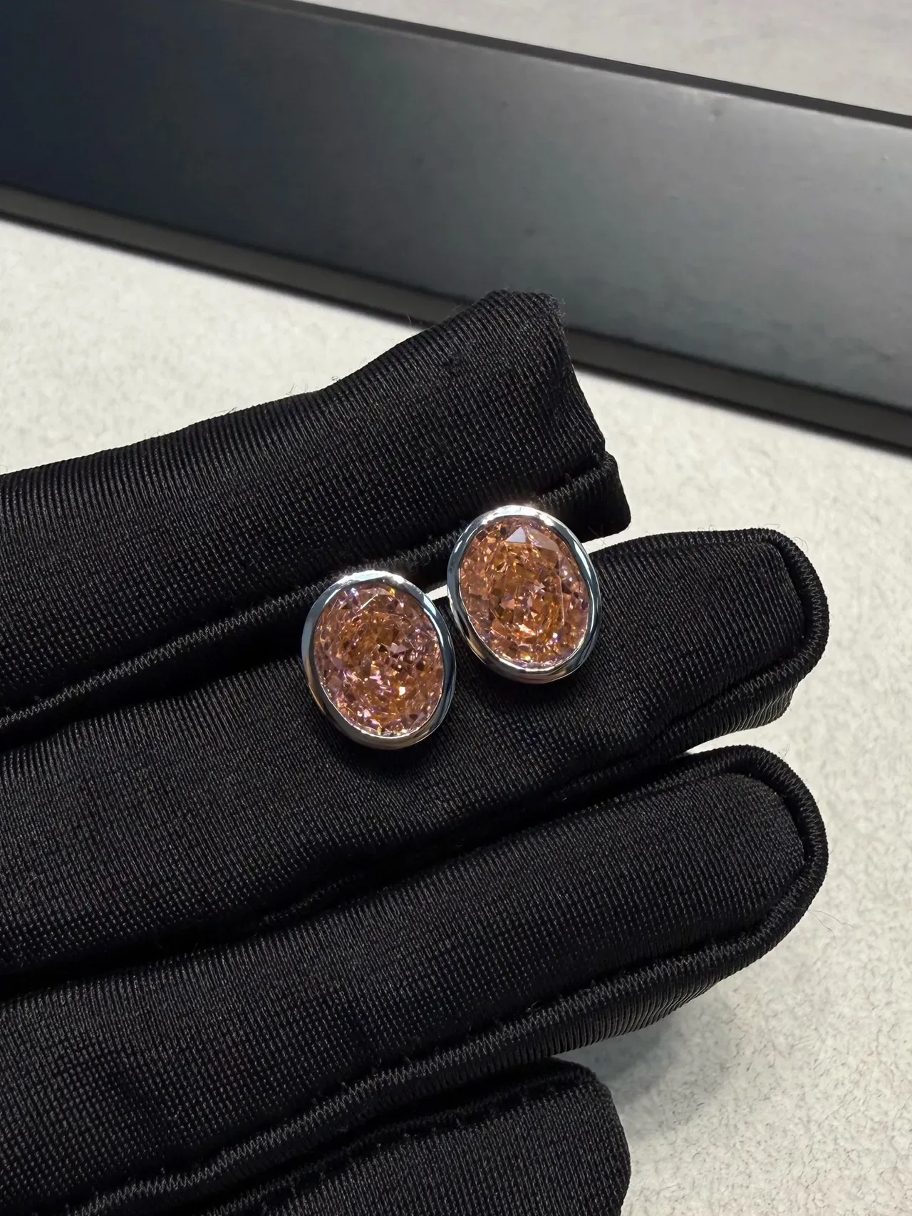 Oval Faceted Orange-Pink Gemstone Stud Earrings 9