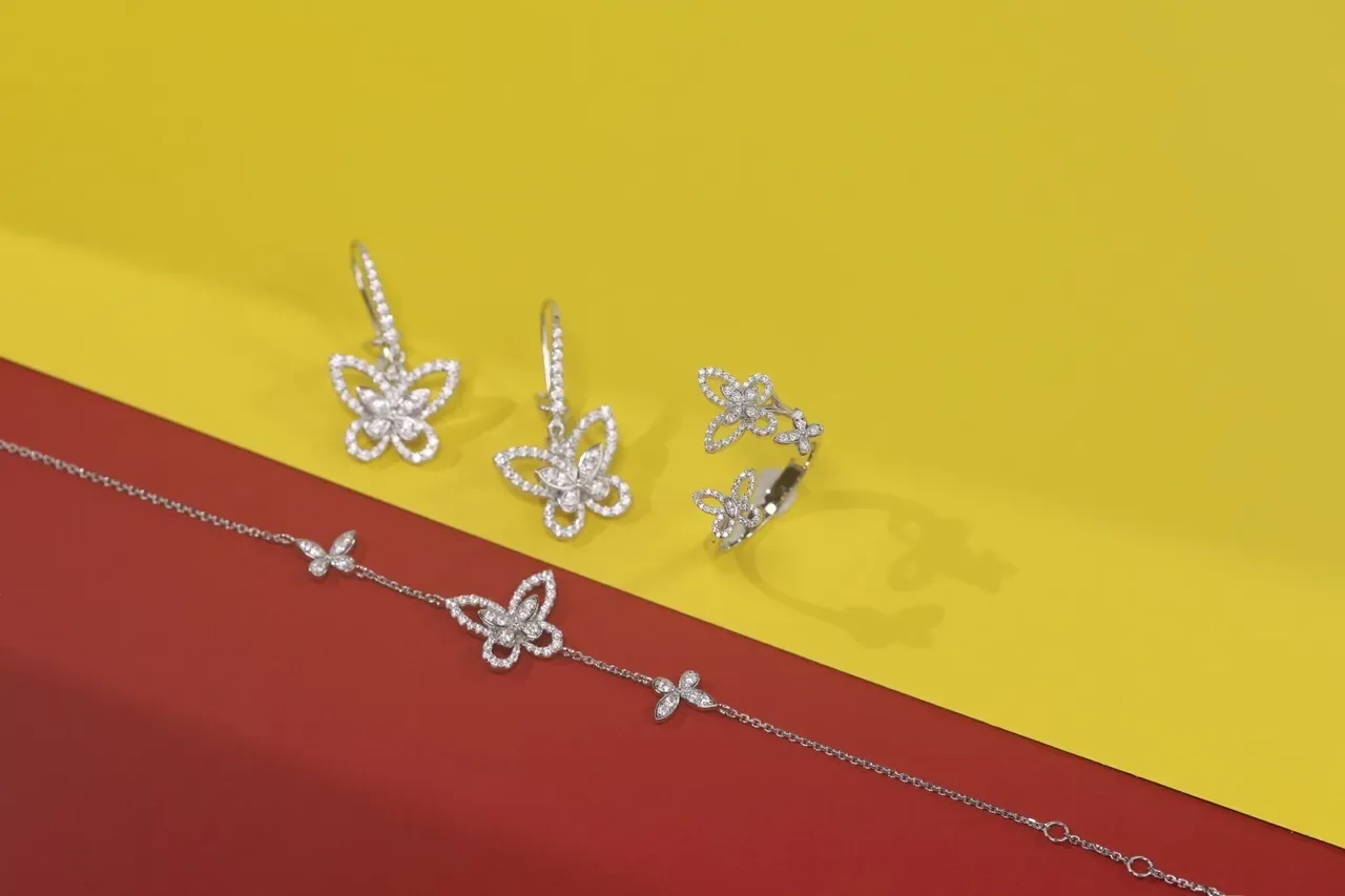 Pavé-Set Butterfly Motif Delicate Chain Bracelet 2