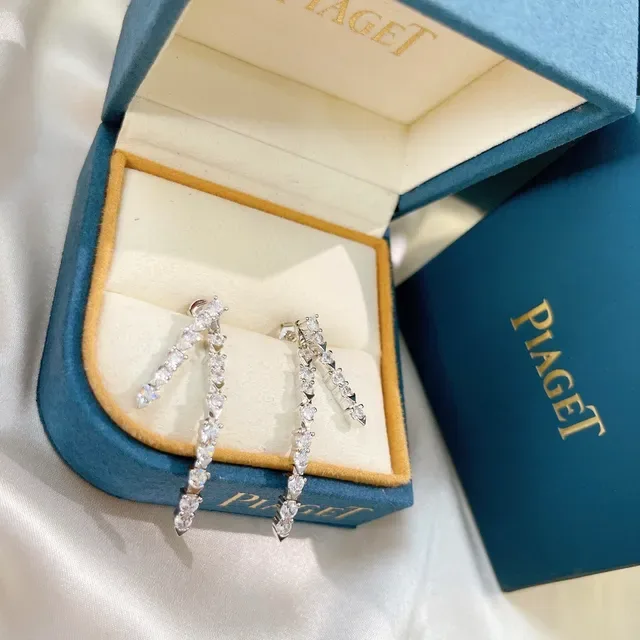 Piaget Diamond Cascade Zigzag Drop Earrings 4
