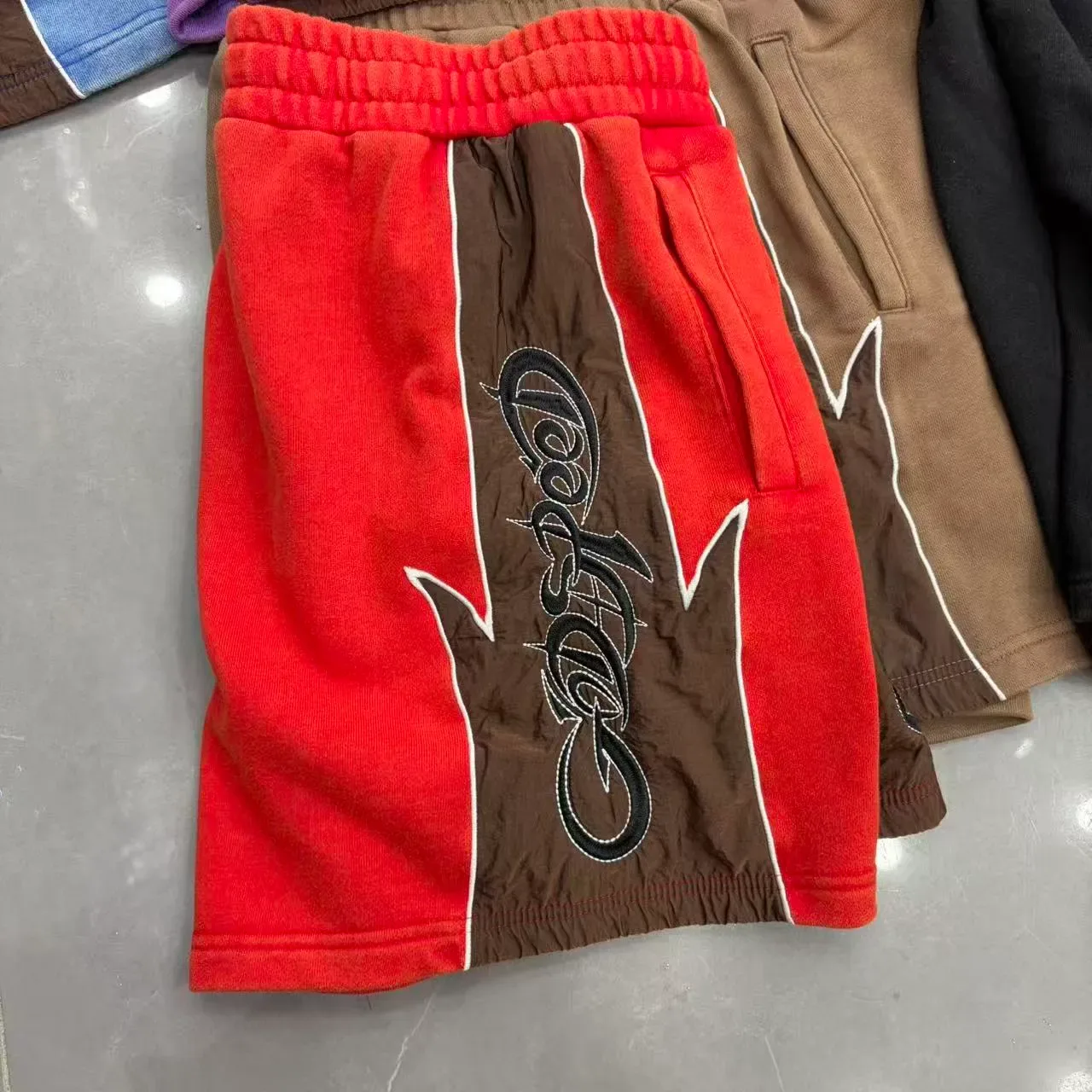 Red Brown Drawstring Waist Contrast Side Panels Shorts 5
