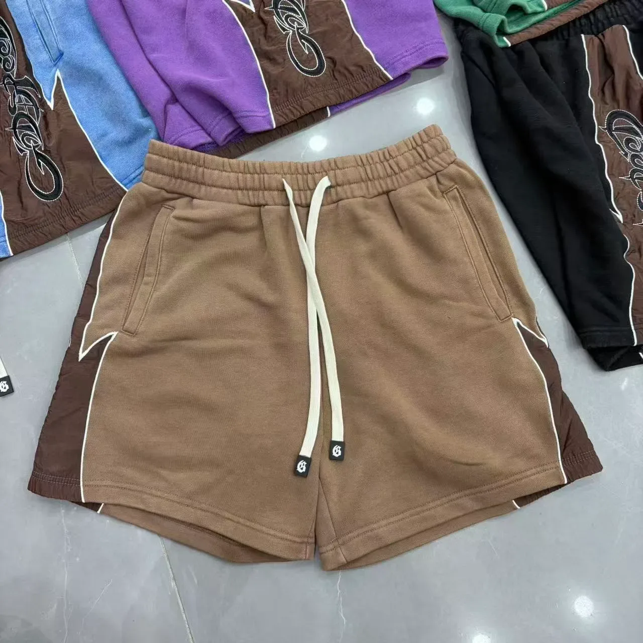 Red Brown Drawstring Waist Contrast Side Panels Shorts 6