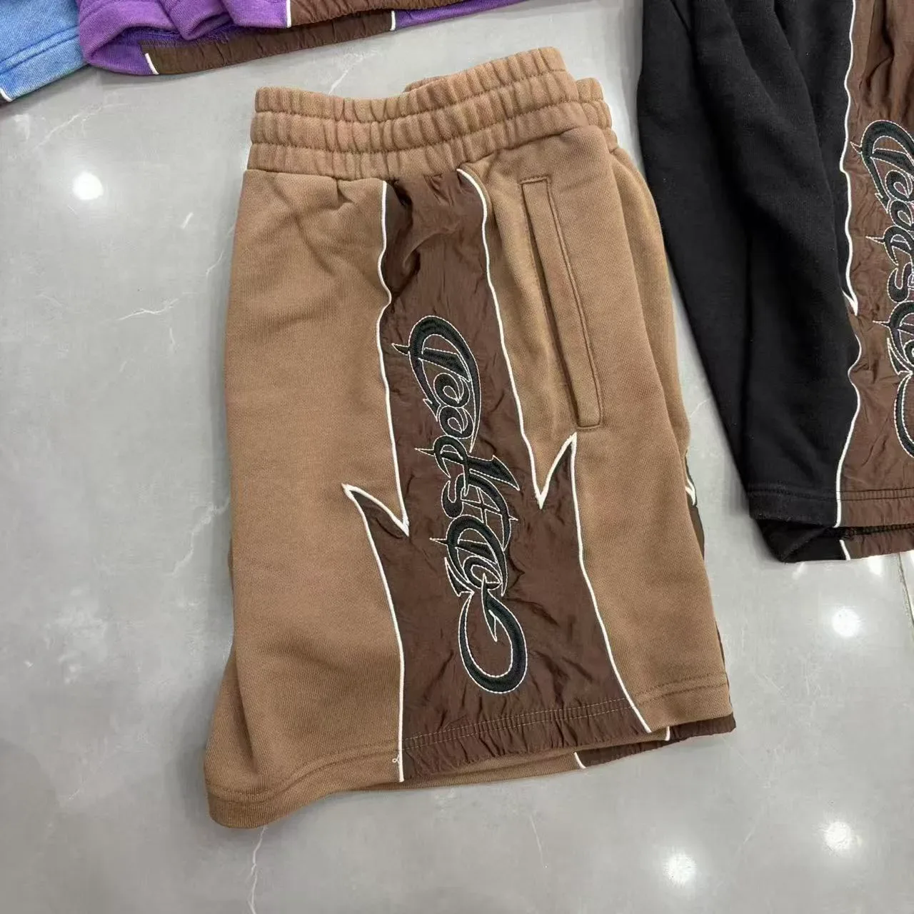 Red Brown Drawstring Waist Contrast Side Panels Shorts 7