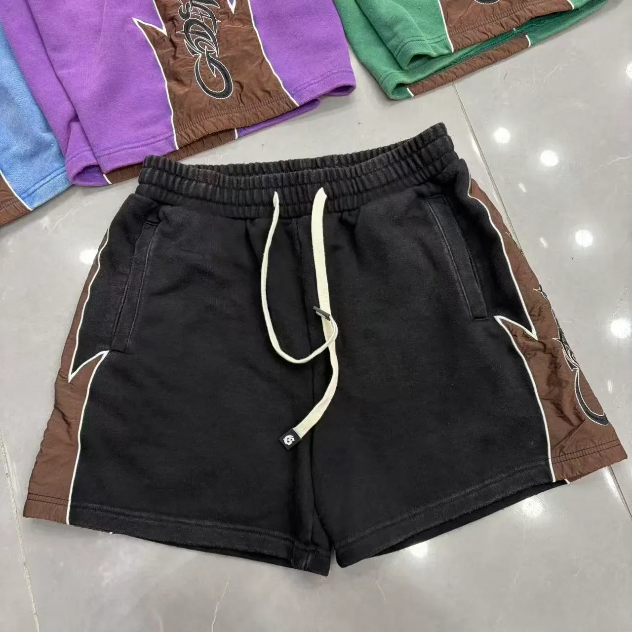 Red Brown Drawstring Waist Contrast Side Panels Shorts 9