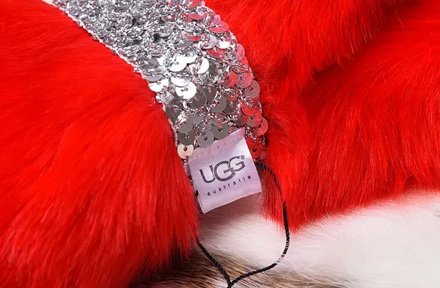 Red Fluffy Faux-Fur Scarve 8